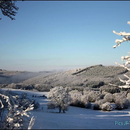 Beautiful Villa With Heated Outdoor Pool Manhay Esterno foto