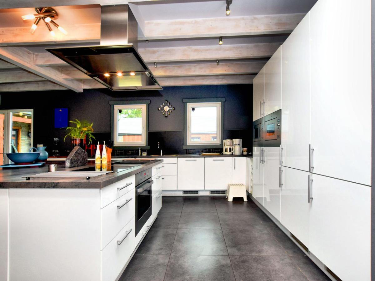 Beautiful Villa With Heated Outdoor Pool Manhay Esterno foto