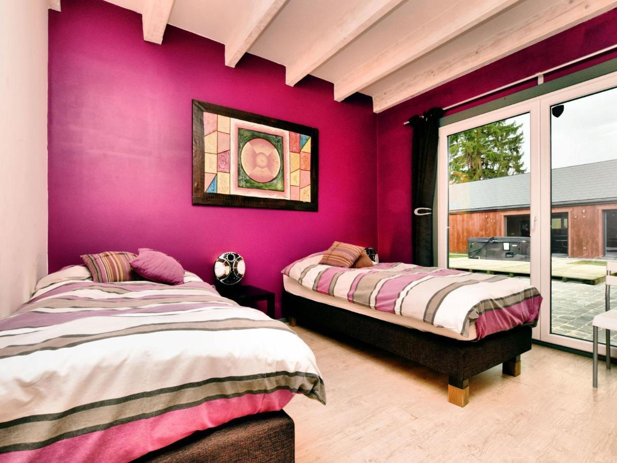 Beautiful Villa With Heated Outdoor Pool Manhay Esterno foto